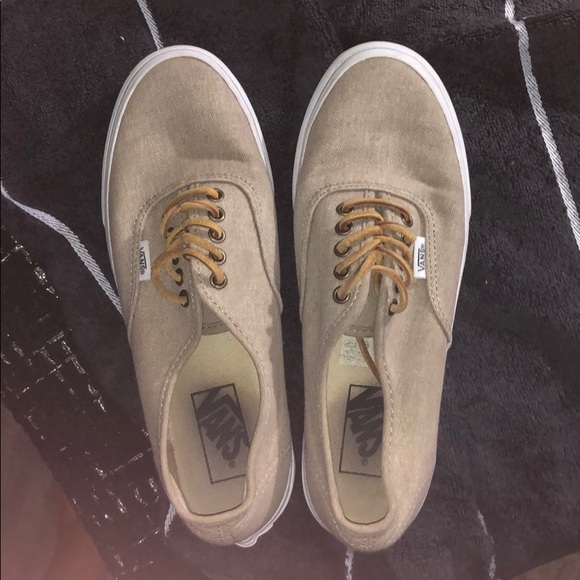 Vans - Picture 1 of 2